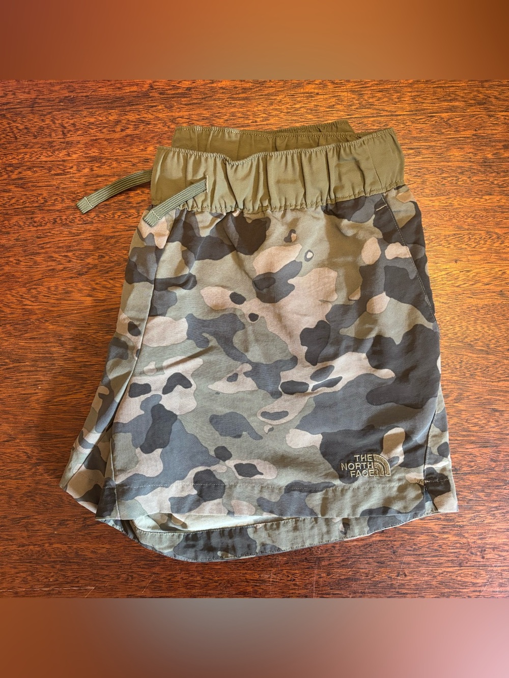 The North Face Women’s Camo water Shorts - Olive Green